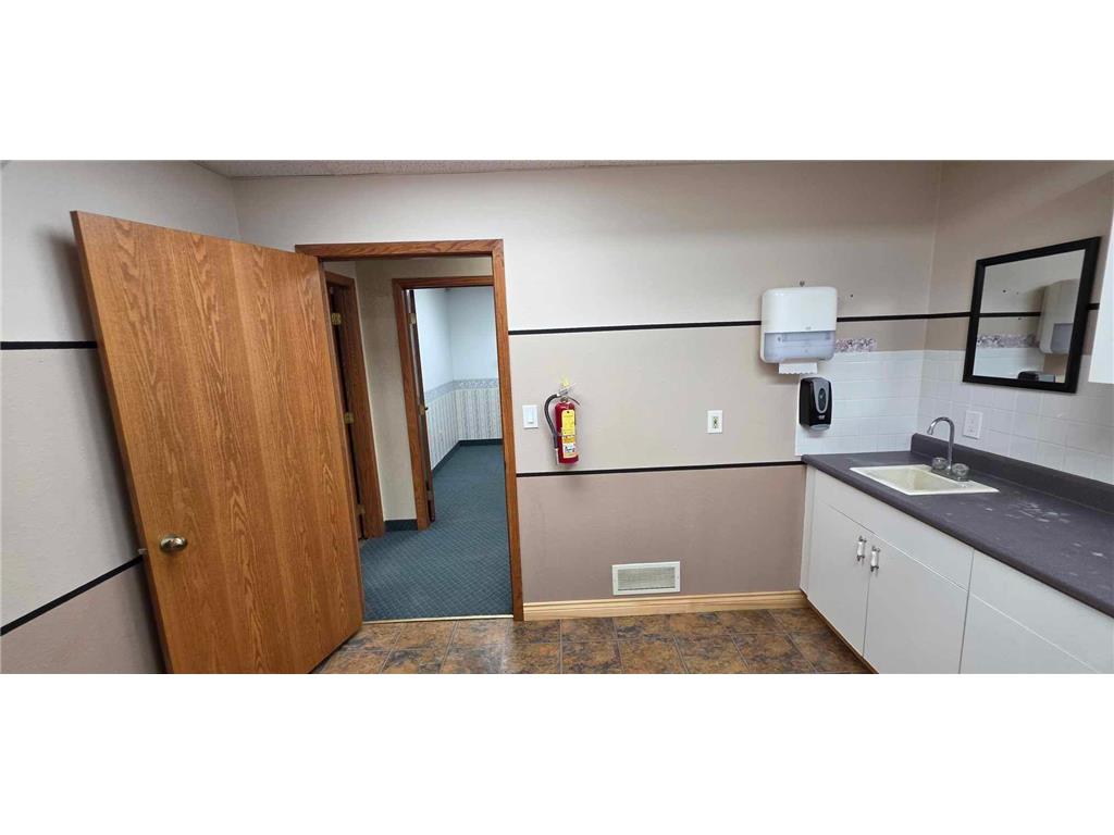 202 S Broadway Avenue Albert Lea MN 56007 6726913 image13