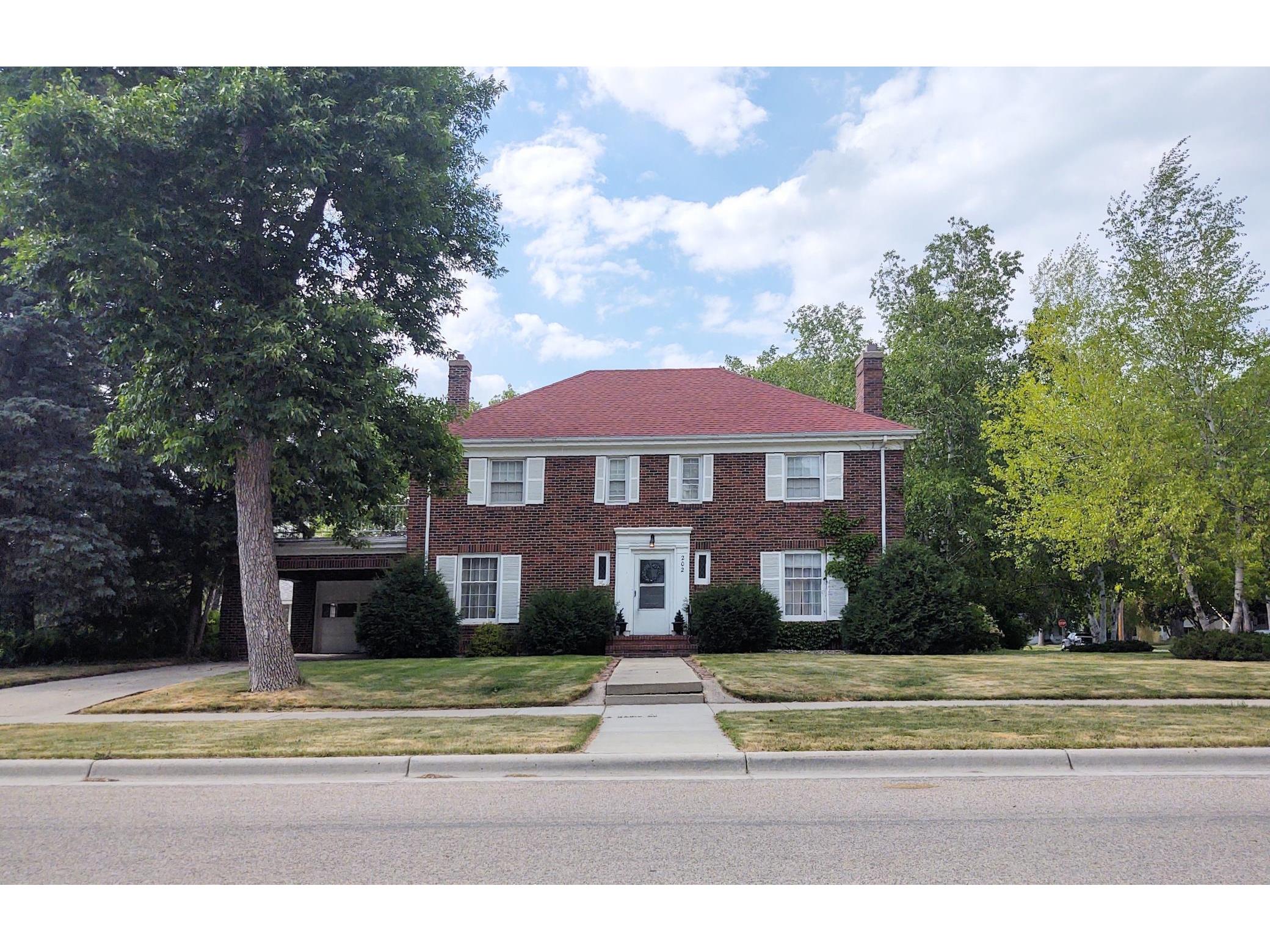 202 W 10th Street, Morris, MN 56267 MLS 5532619 Edina Realty