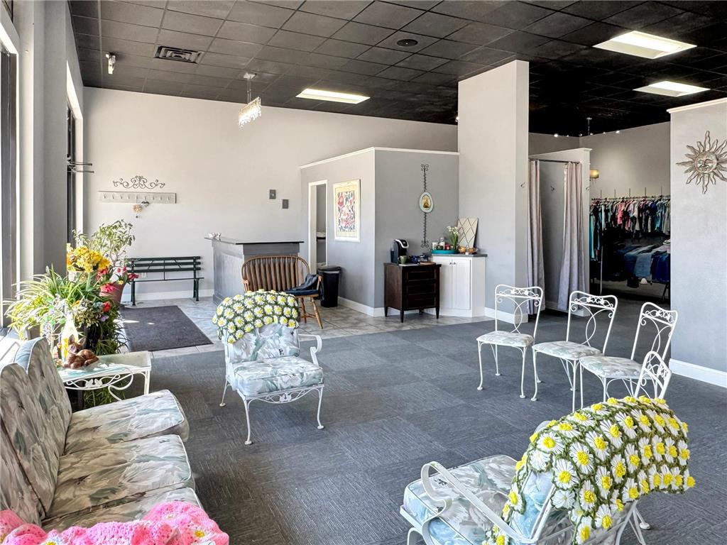 202 W College Drive Marshall MN 56258 6685884 image10