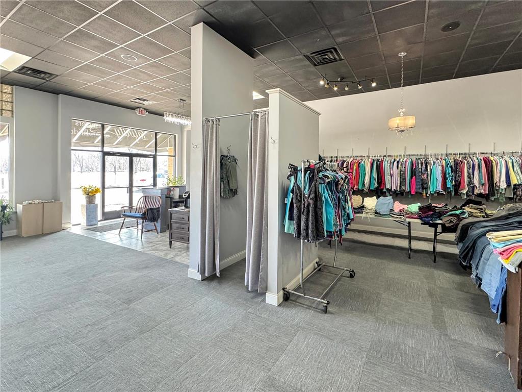 202 W College Drive Marshall MN 56258 6685884 image12