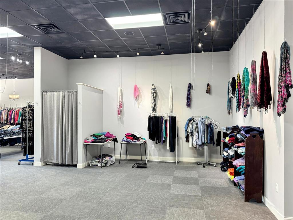 202 W College Drive Marshall MN 56258 6685884 image16