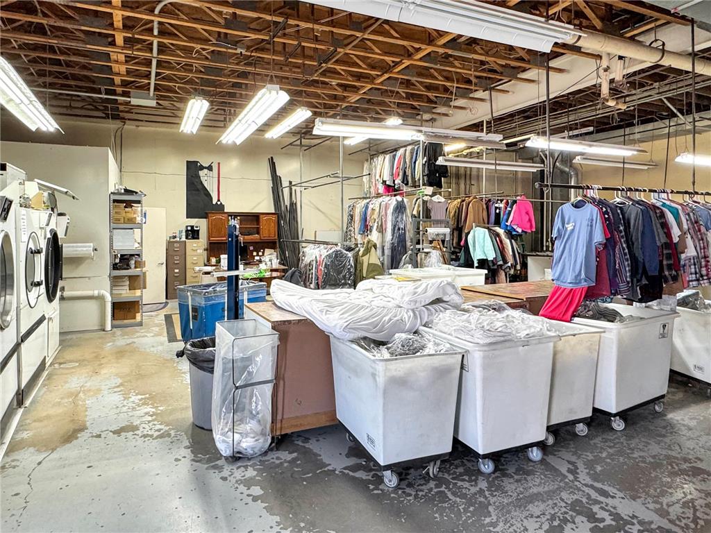 202 W College Drive Marshall MN 56258 6685884 image21