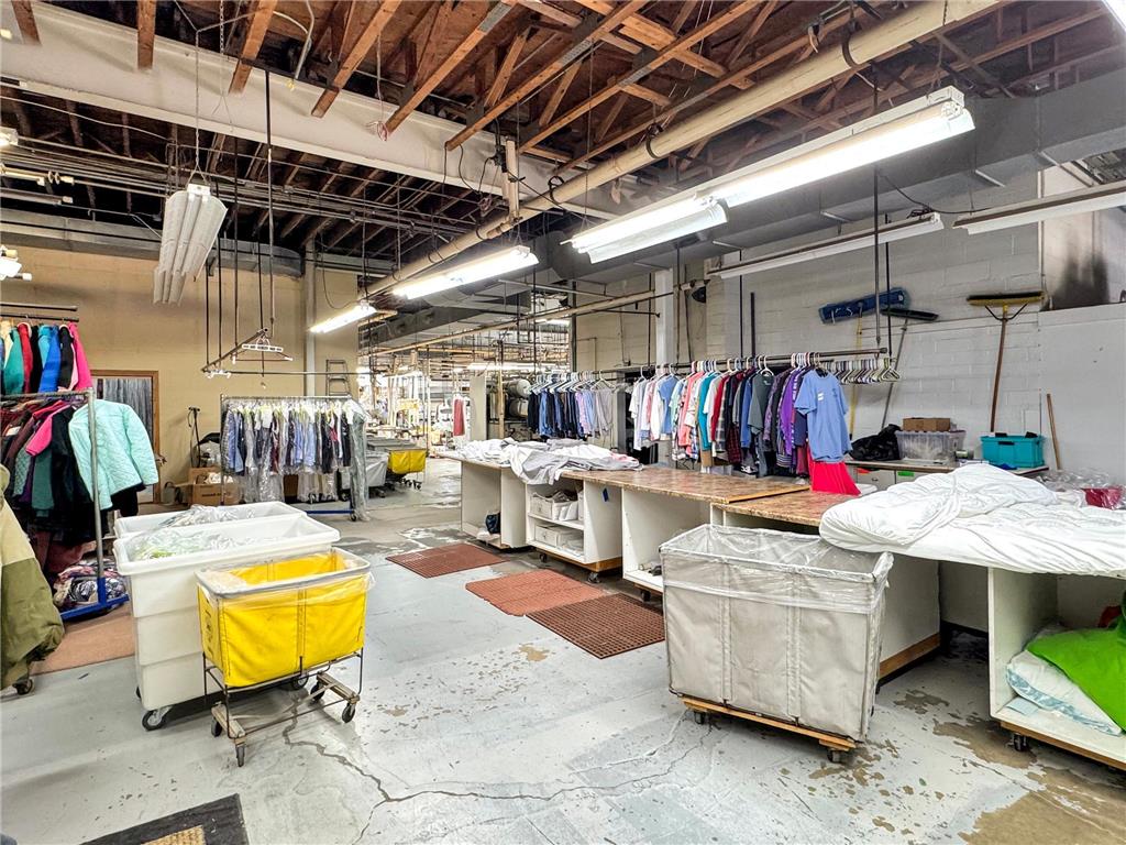 202 W College Drive Marshall MN 56258 6685884 image22