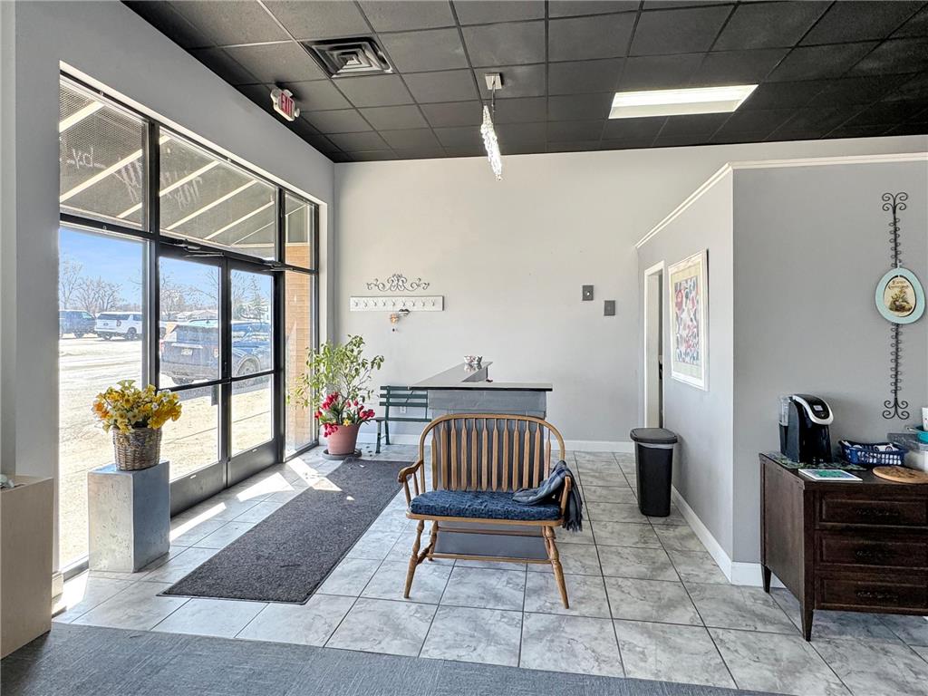 202 W College Drive Marshall MN 56258 6685884 image5