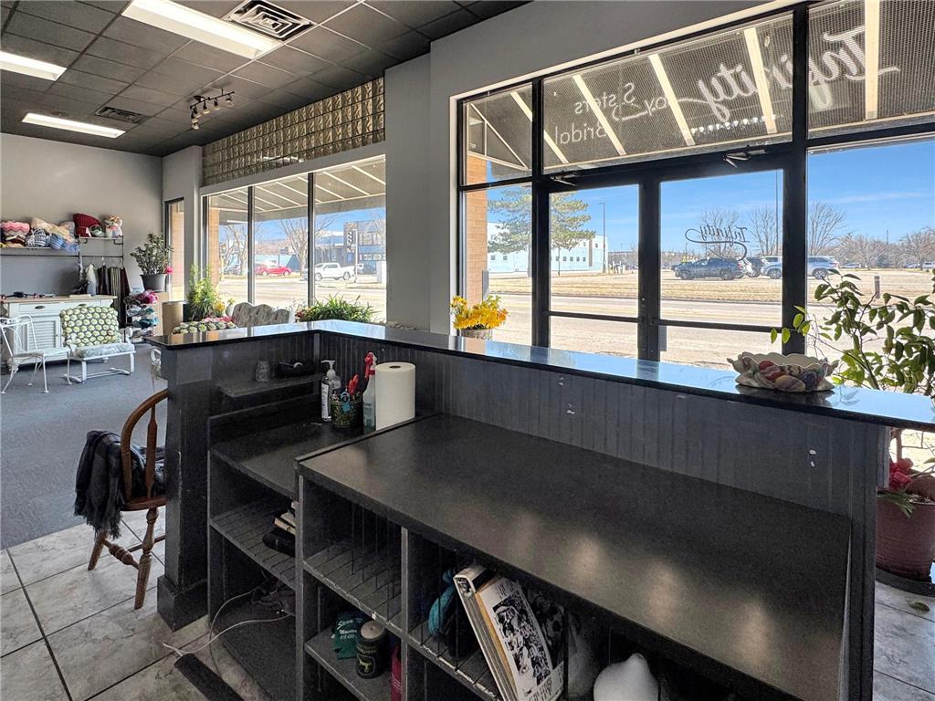 202 W College Drive Marshall MN 56258 6685884 image7