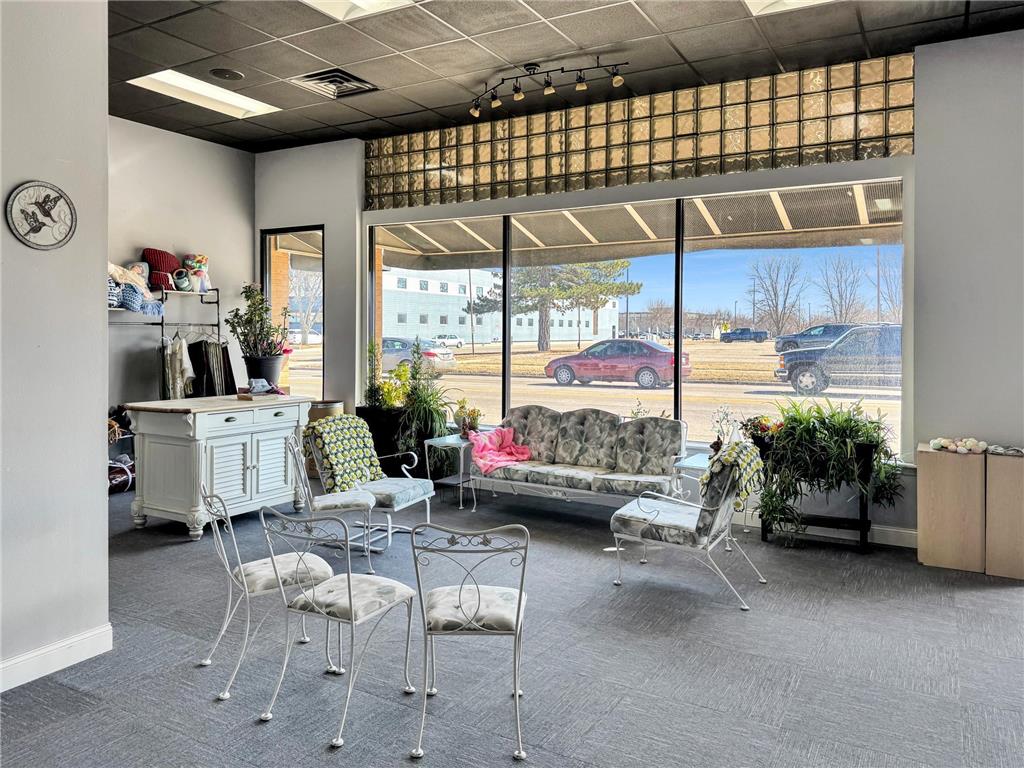 202 W College Drive Marshall MN 56258 6685884 image8