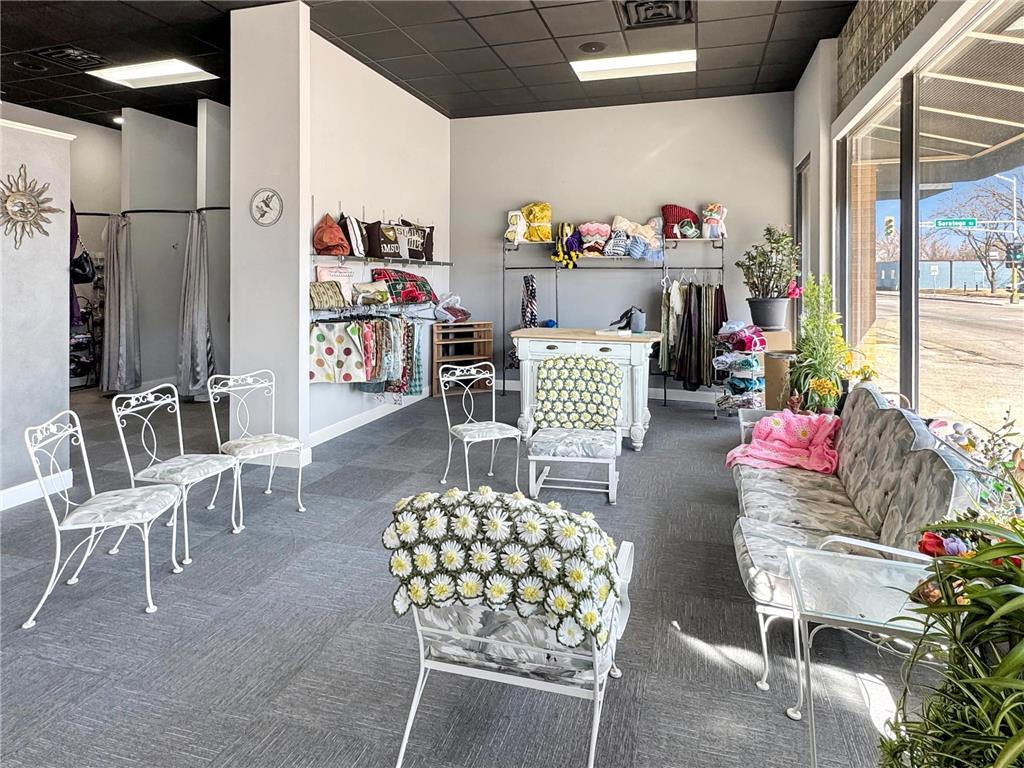 202 W College Drive Marshall MN 56258 6685884 image9