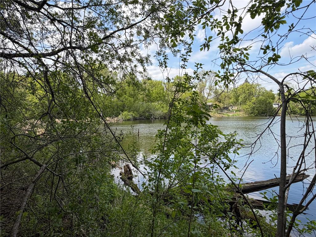 202 W Everett Avenue Fergus Falls MN 56537 7079261 image5