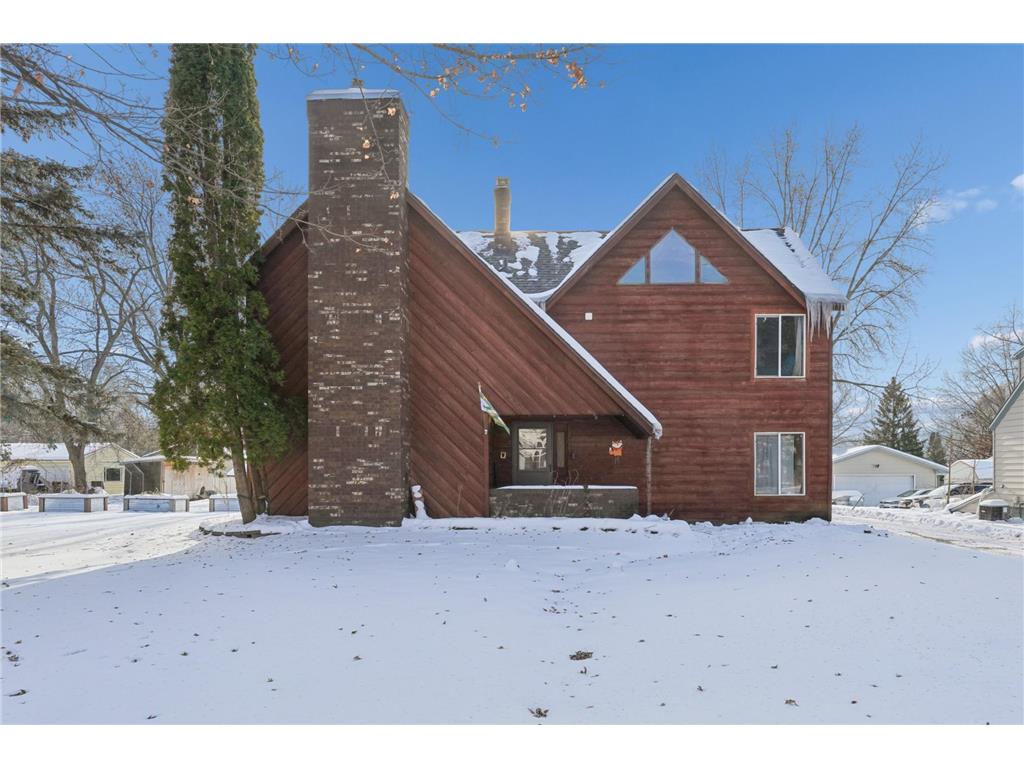 202 W Warren Street Roberts WI 54023 7004451 image1