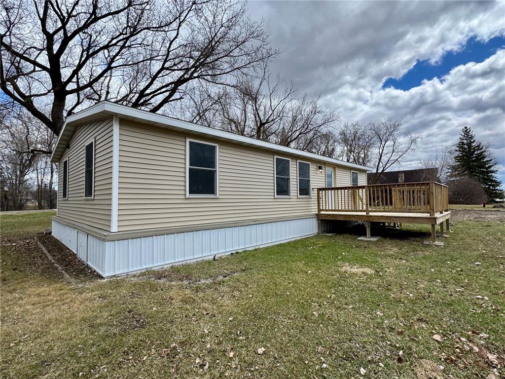 202 Washington Street SE Warroad MN 56763 7067636 image2