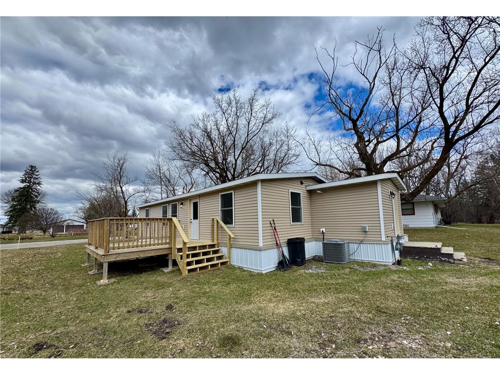 202 Washington Street SE Warroad MN 56763 7067636 image6