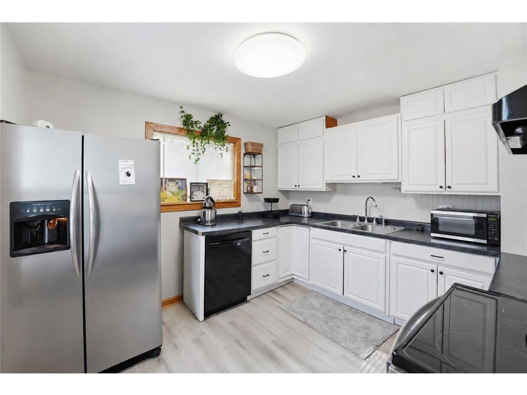 2020 7th Street SW Willmar MN 56201 7085589 image12