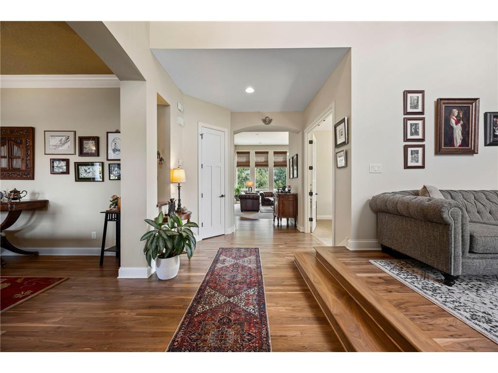 2020 Edgewood Court Chanhassen MN 55317 7046106 image11