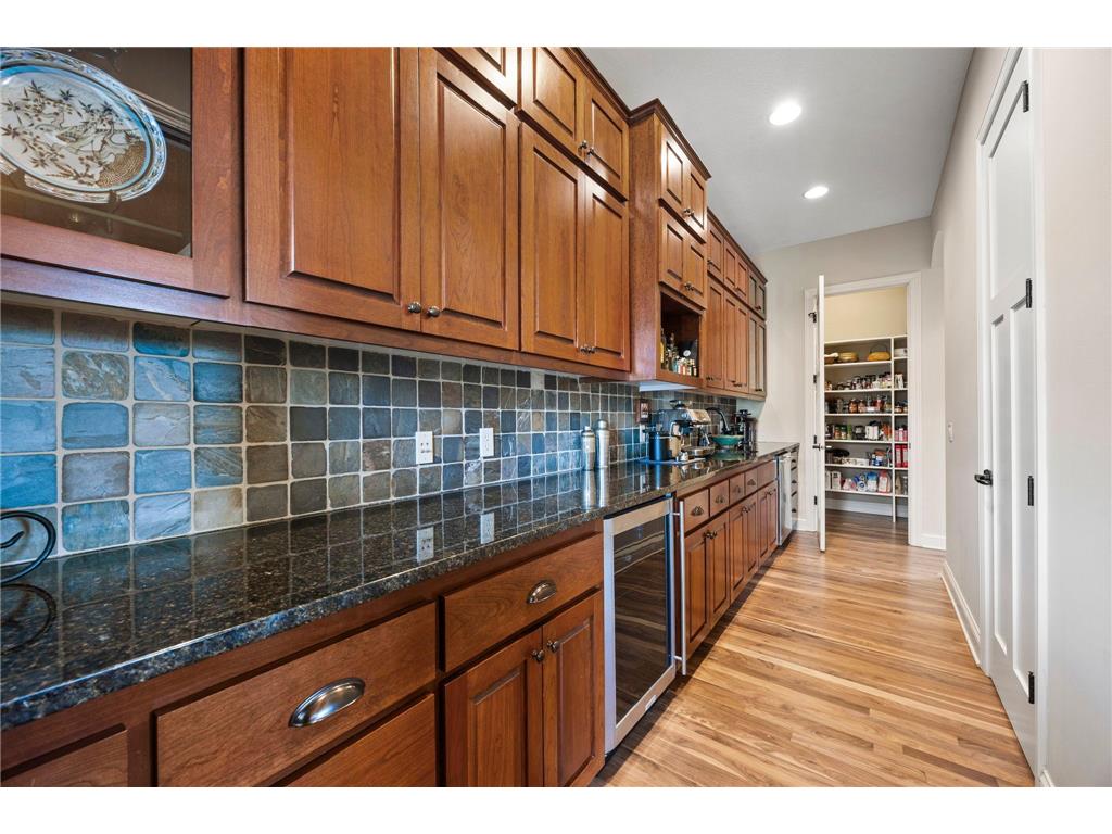 2020 Edgewood Court Chanhassen MN 55317 7046106 image18