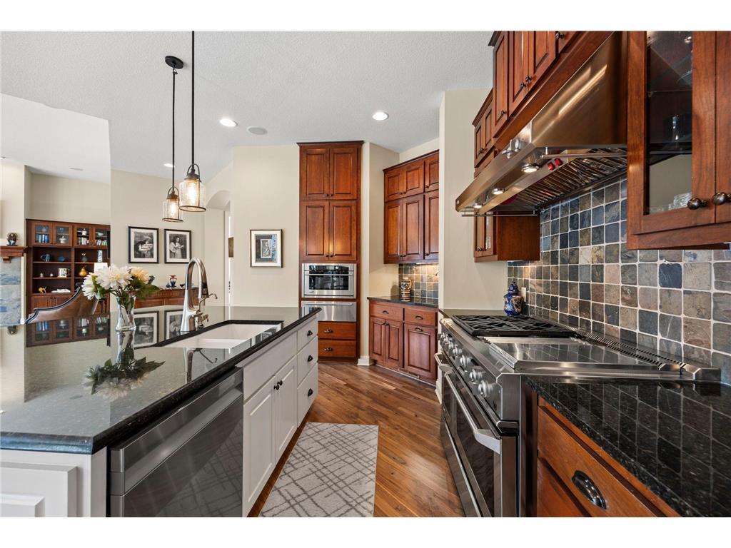 2020 Edgewood Court Chanhassen MN 55317 7046106 image35