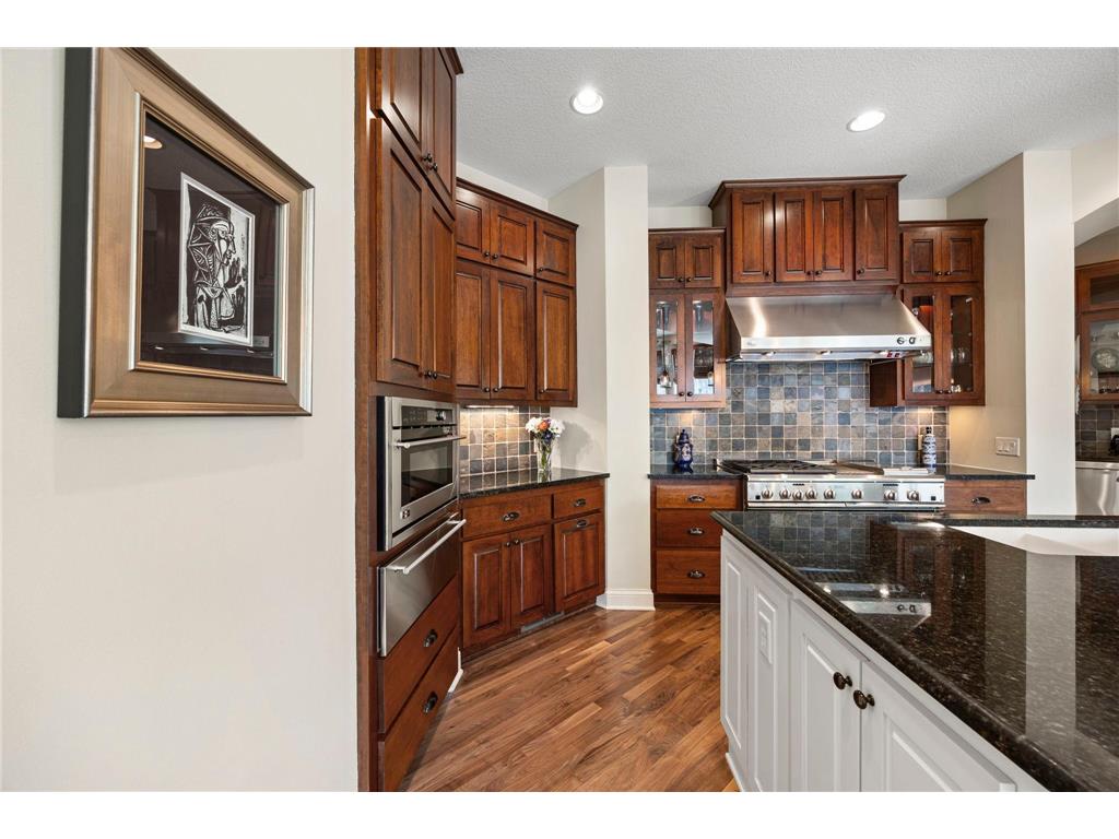 2020 Edgewood Court Chanhassen MN 55317 7046106 image38