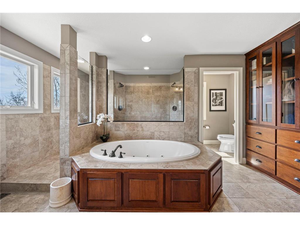2020 Edgewood Court Chanhassen MN 55317 7046106 image53