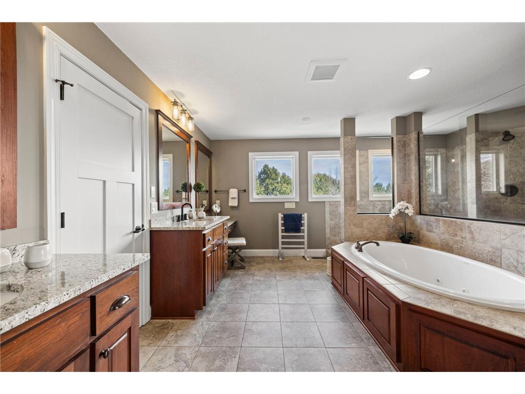 2020 Edgewood Court Chanhassen MN 55317 7046106 image54