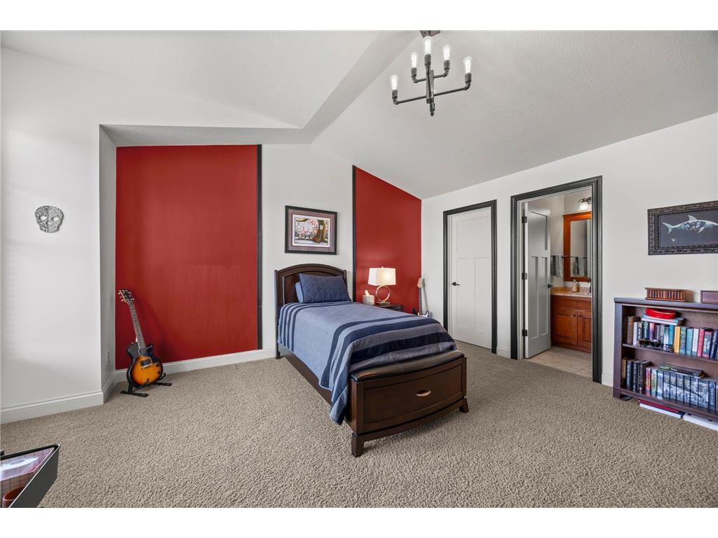 2020 Edgewood Court Chanhassen MN 55317 7046106 image61