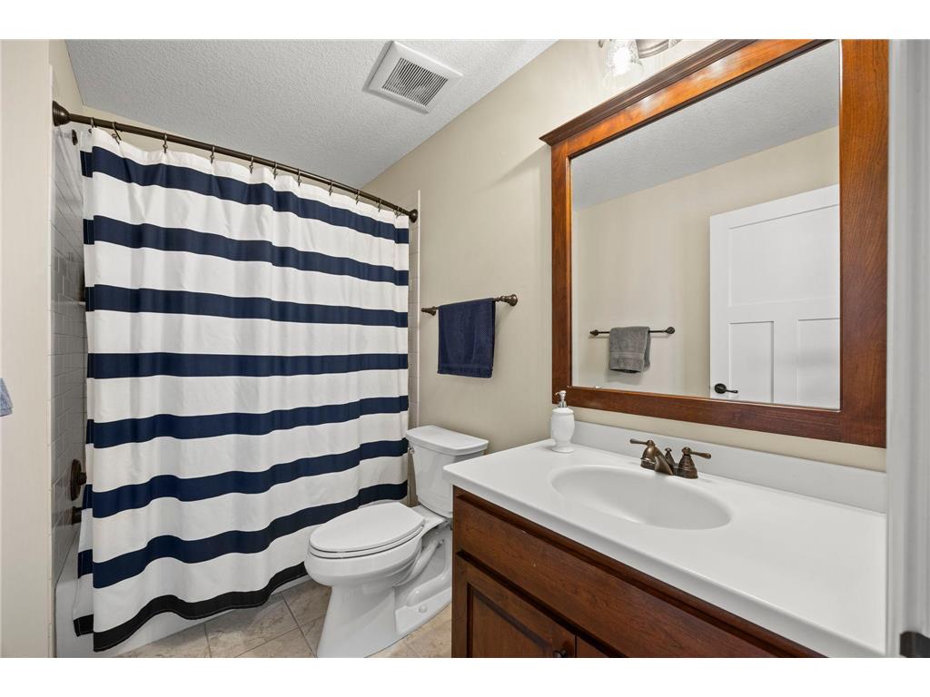 2020 Edgewood Court Chanhassen MN 55317 7046106 image73