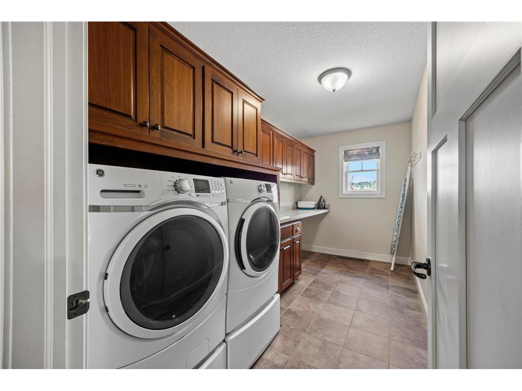 2020 Edgewood Court Chanhassen MN 55317 7046106 image79