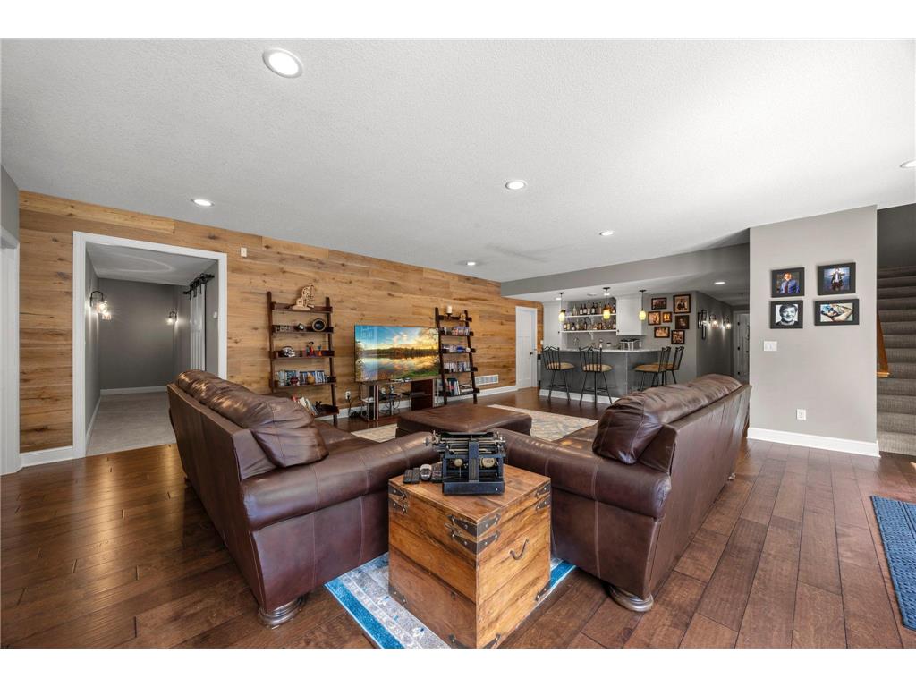 2020 Edgewood Court Chanhassen MN 55317 7046106 image82