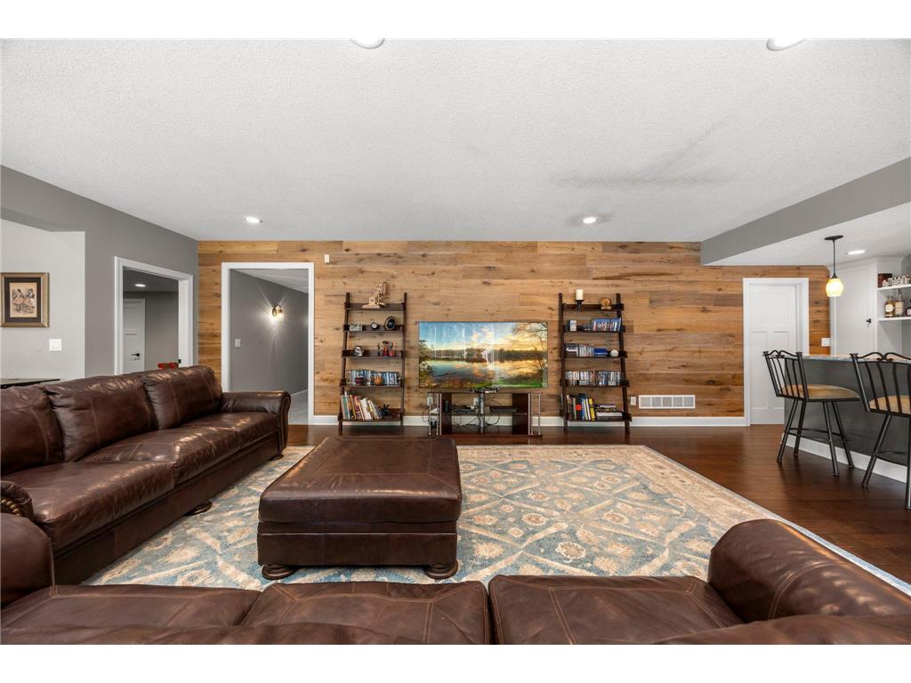 2020 Edgewood Court Chanhassen MN 55317 7046106 image83