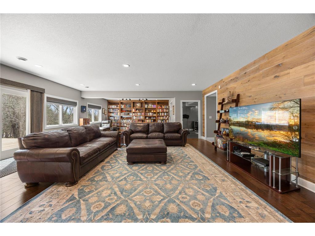 2020 Edgewood Court Chanhassen MN 55317 7046106 image86