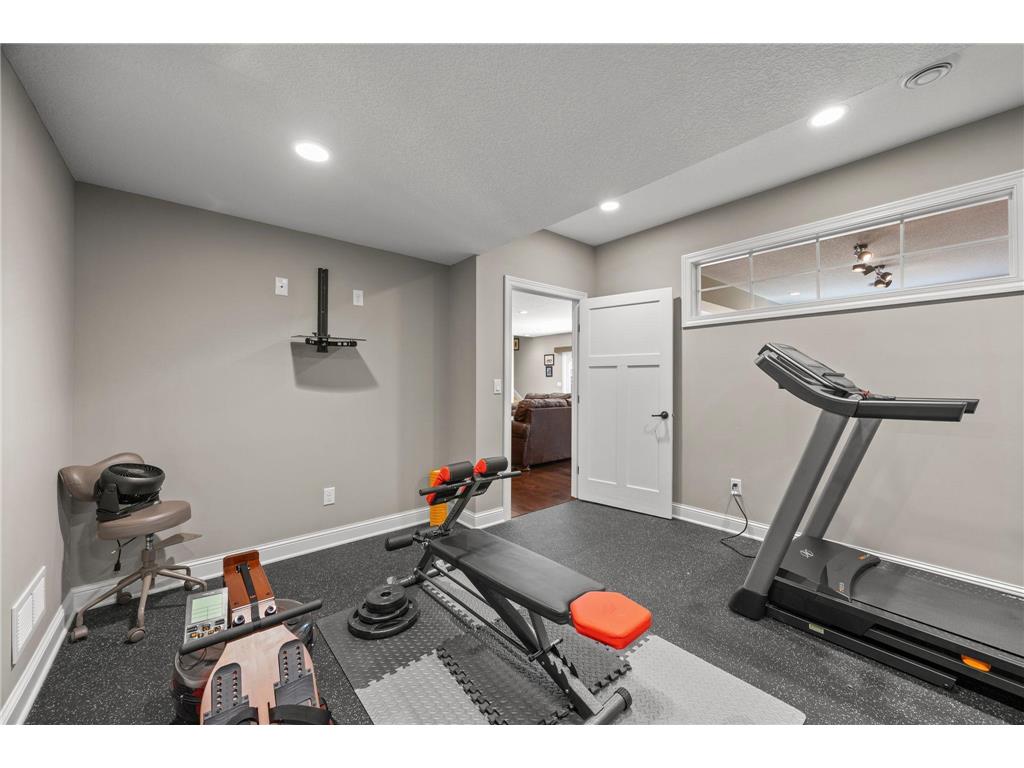 2020 Edgewood Court Chanhassen MN 55317 7046106 image94