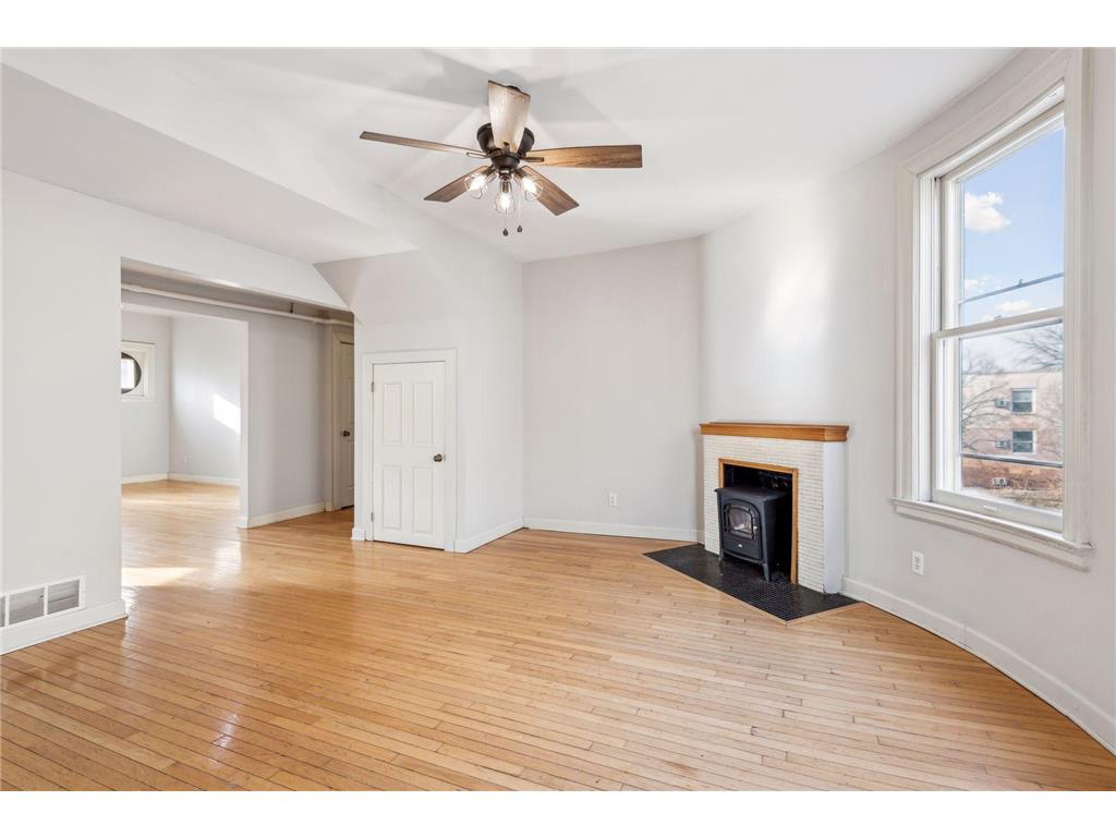 2021 3rd Avenue S Minneapolis MN 55404 7071556 image7