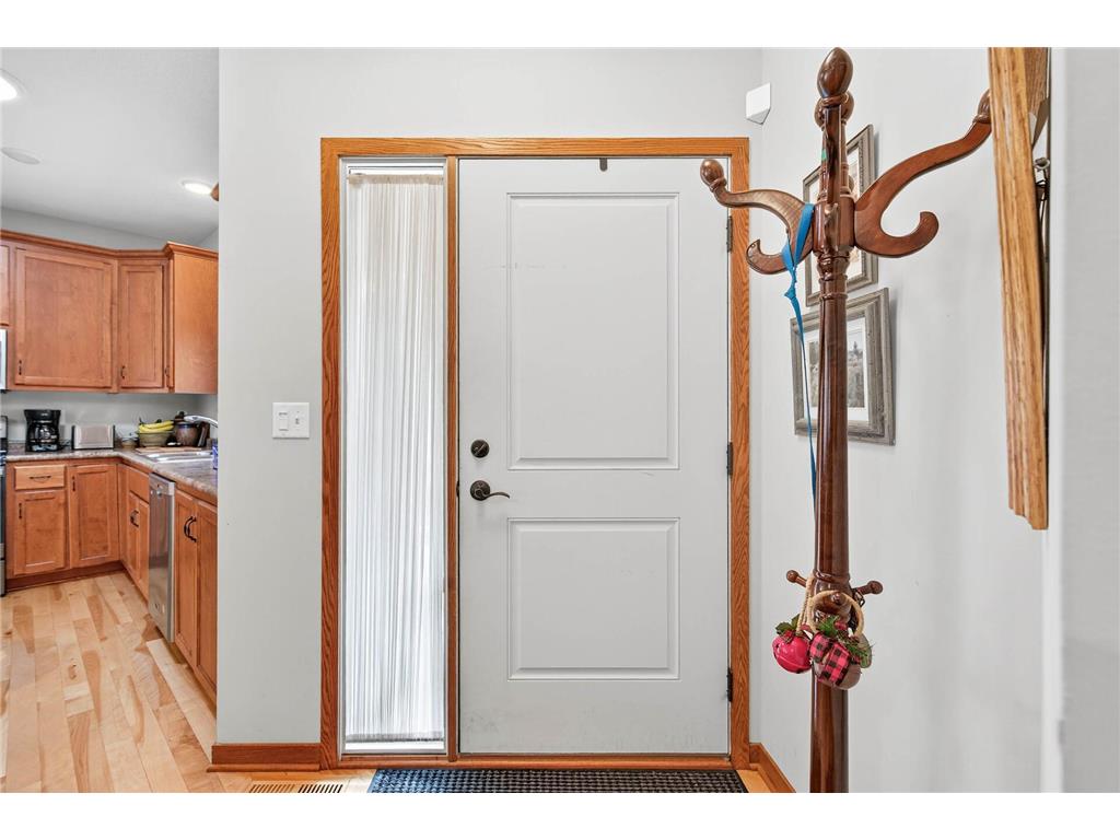 2021 Goodview Avenue N Oakdale MN 55128 6815605 image7