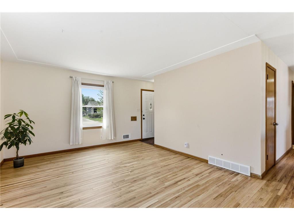 2021 Worcester Avenue Saint Paul MN 55116 7074932 image7