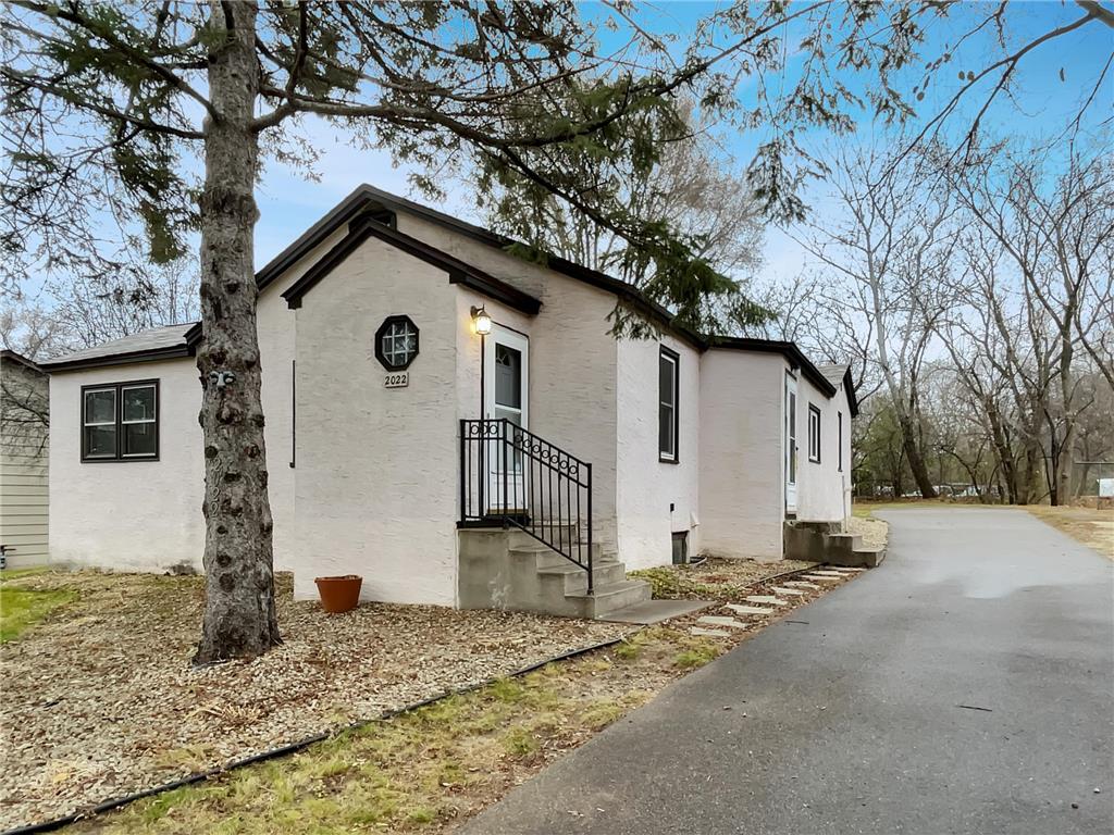 2022 English Street Maplewood MN 55109 6823073 image1