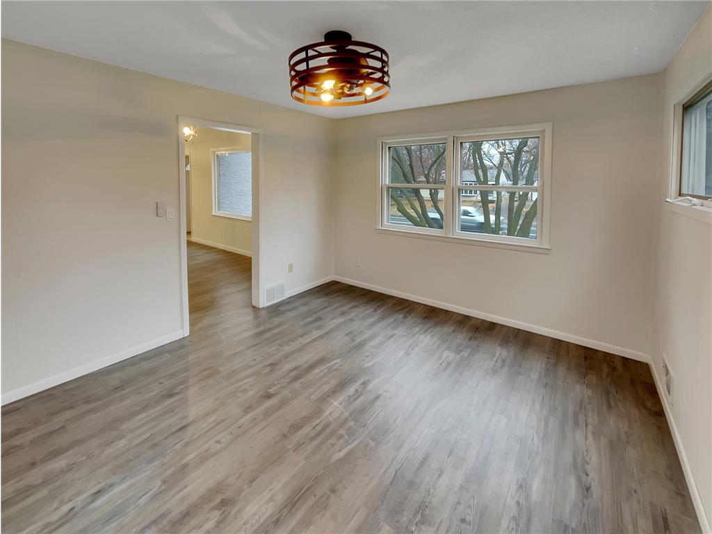 2022 English Street Maplewood MN 55109 6823073 image14