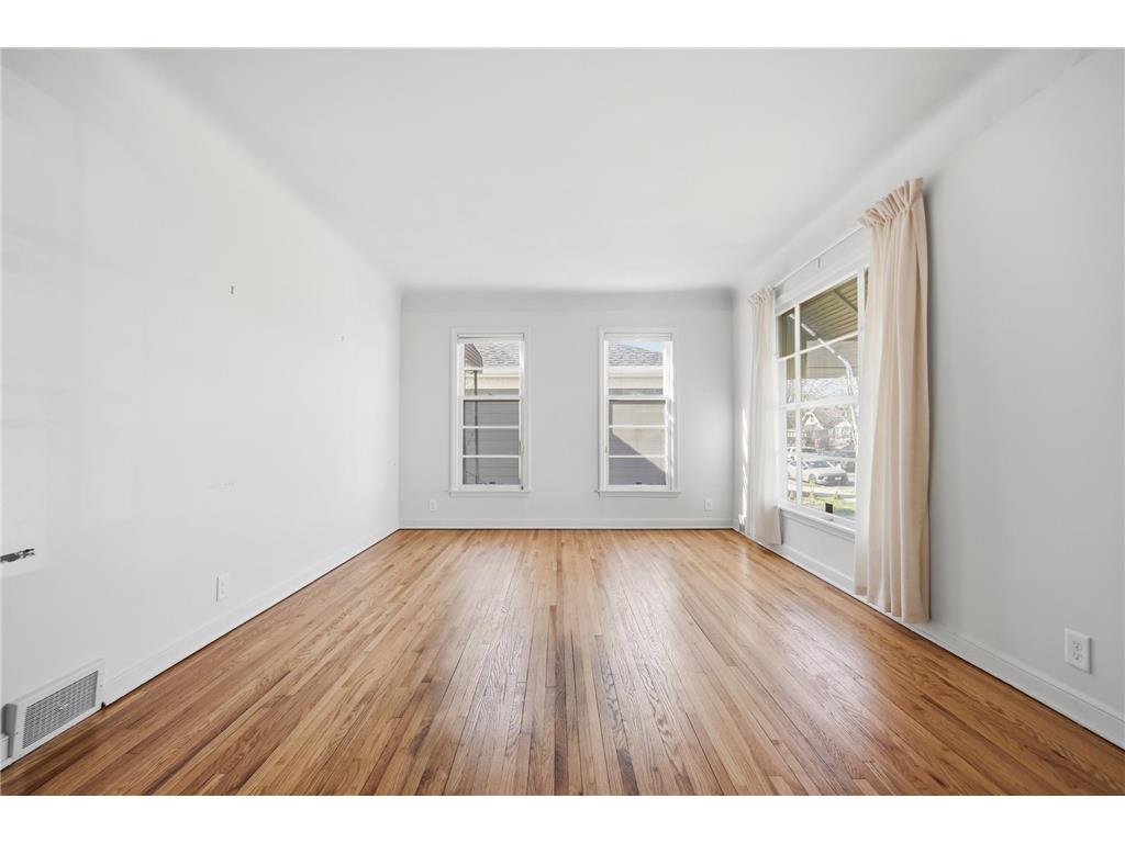 2022 Sheridan Avenue N Minneapolis MN 55411 7055575 image11