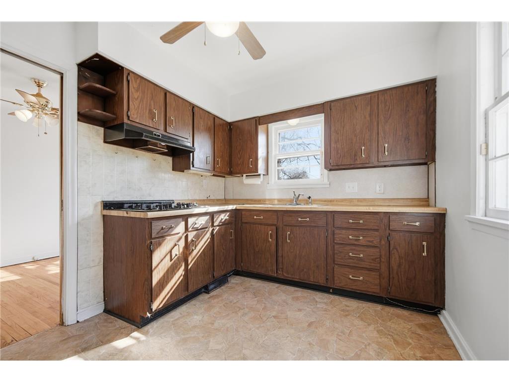 2022 Sheridan Avenue N Minneapolis MN 55411 7055575 image17