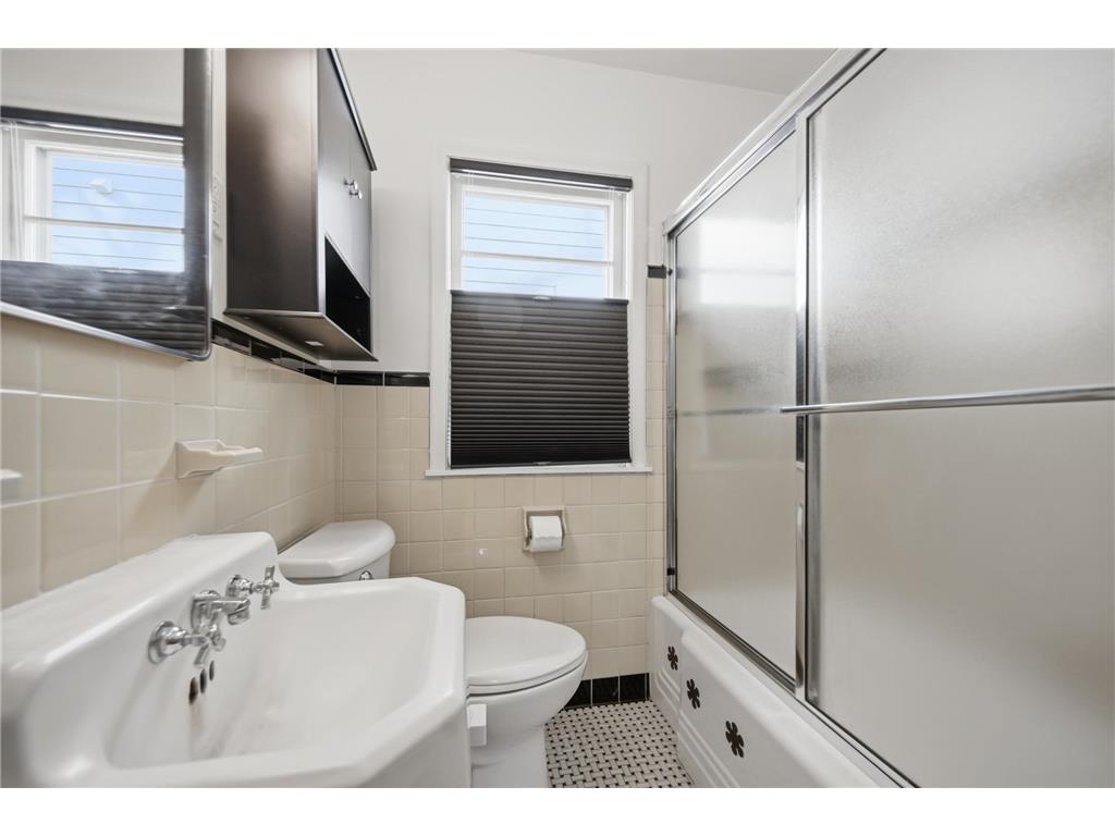 2022 Sheridan Avenue N Minneapolis MN 55411 7055575 image19