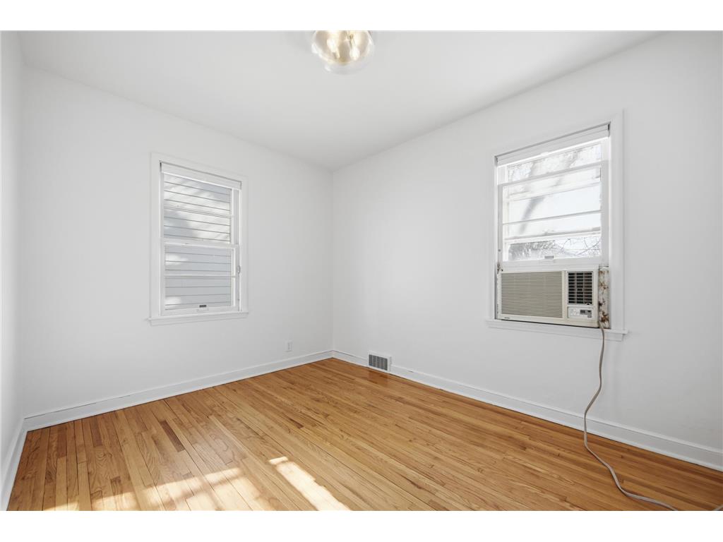 2022 Sheridan Avenue N Minneapolis MN 55411 7055575 image21