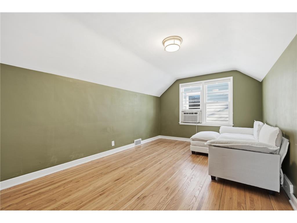 2022 Sheridan Avenue N Minneapolis MN 55411 7055575 image22