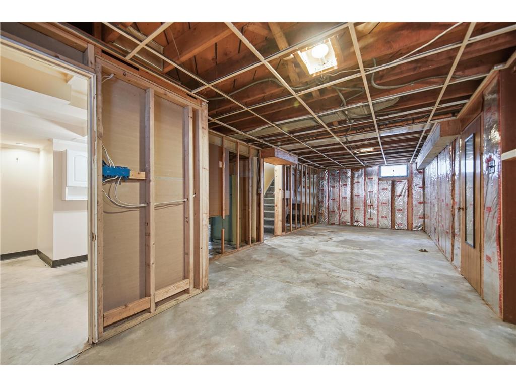 2022 Sheridan Avenue N Minneapolis MN 55411 7055575 image24