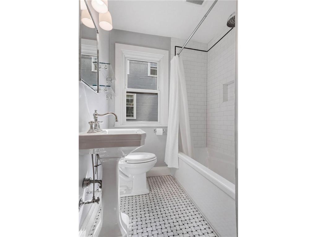 2023 Princeton Avenue Saint Paul MN 55105 7081053 image9