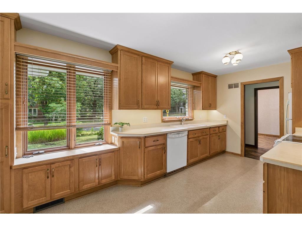 2024 Drew Avenue S Minneapolis MN 55416 7108896 image16