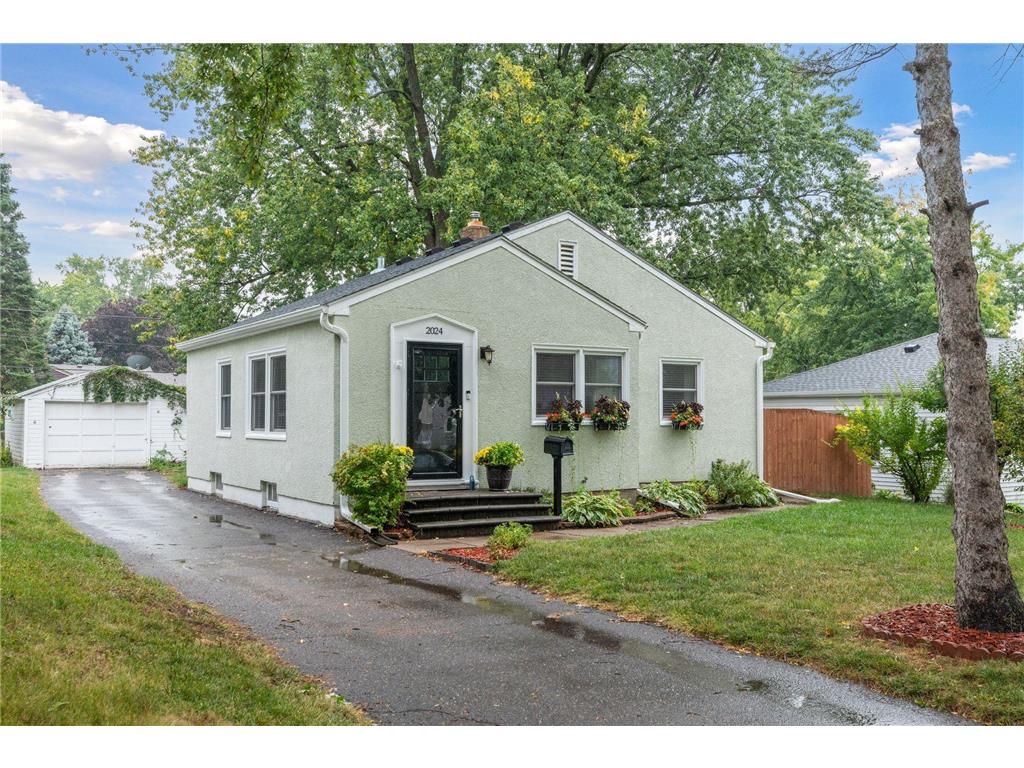 2024 Northwood Drive North Saint Paul MN 55109 6436150 image1