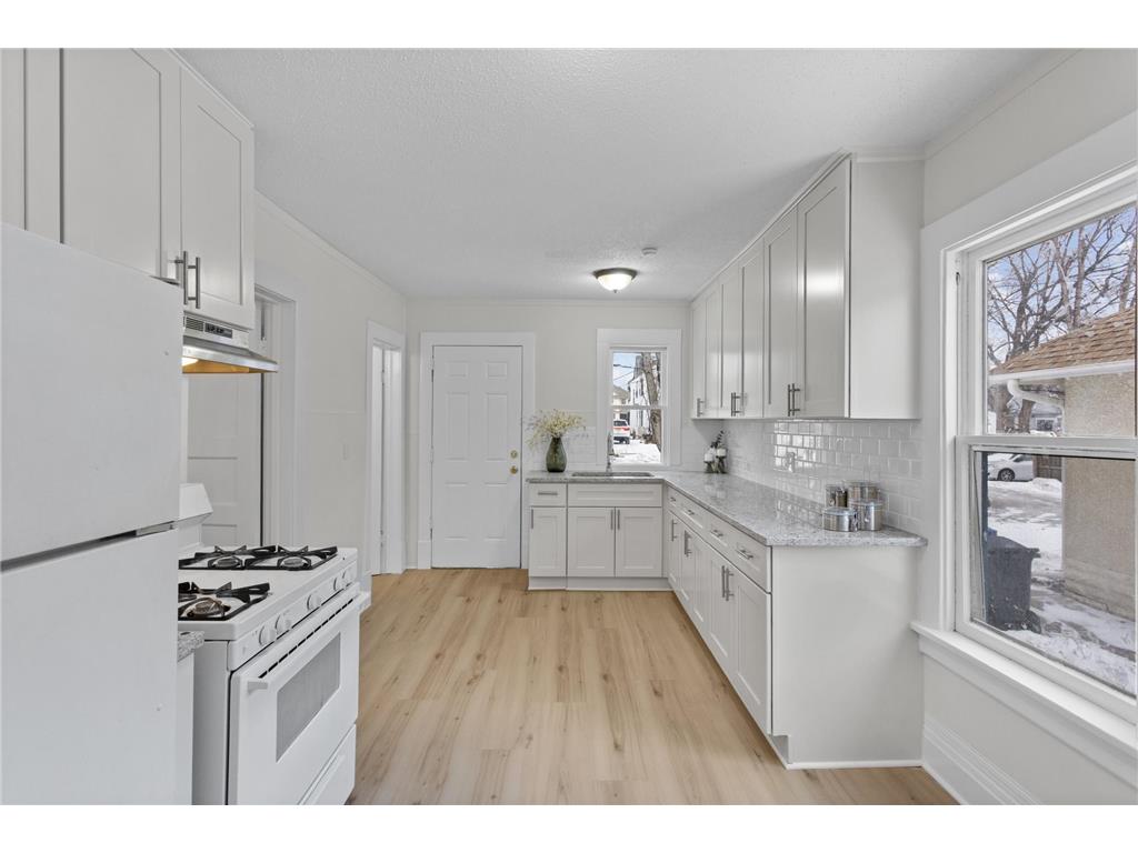 2024 Queen Avenue N Minneapolis MN 55411 7010261 image11