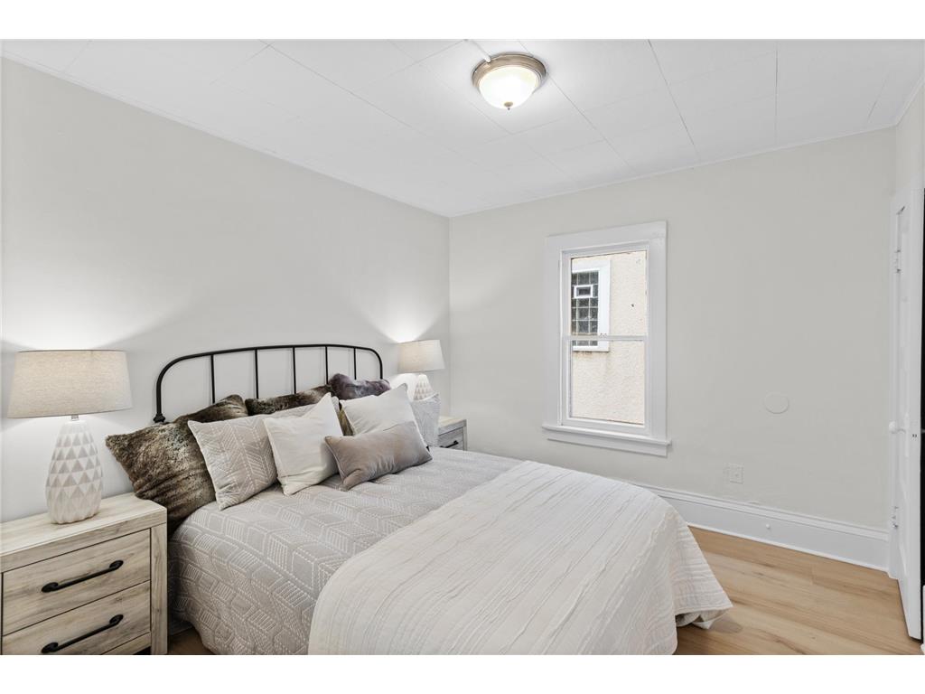 2024 Queen Avenue N Minneapolis MN 55411 7010261 image6