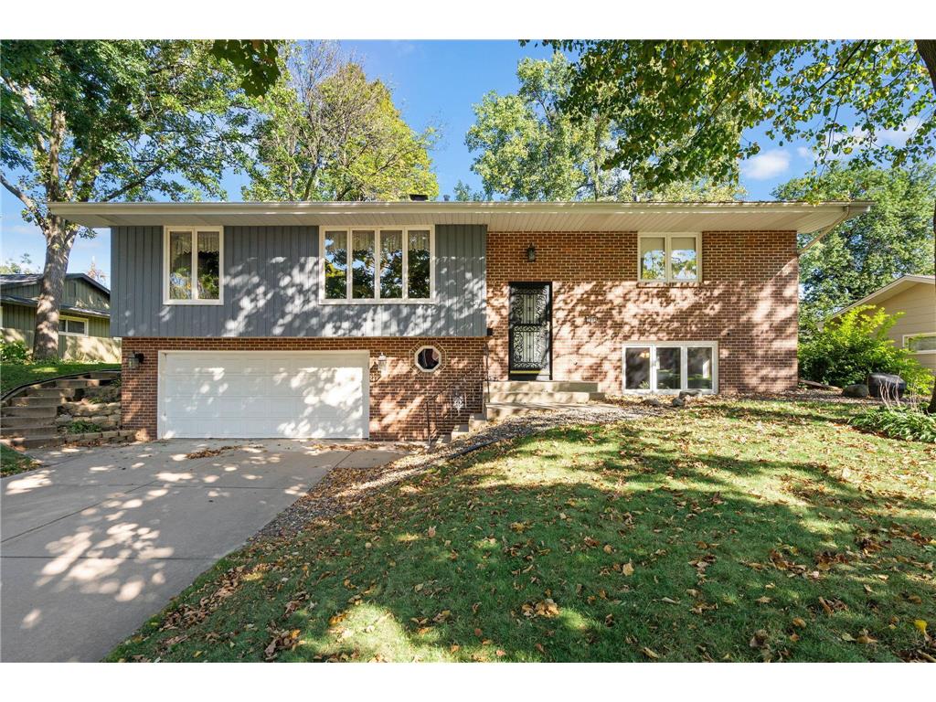 2025 Argonne Drive NE Columbia Heights MN 55421 6610724 image1