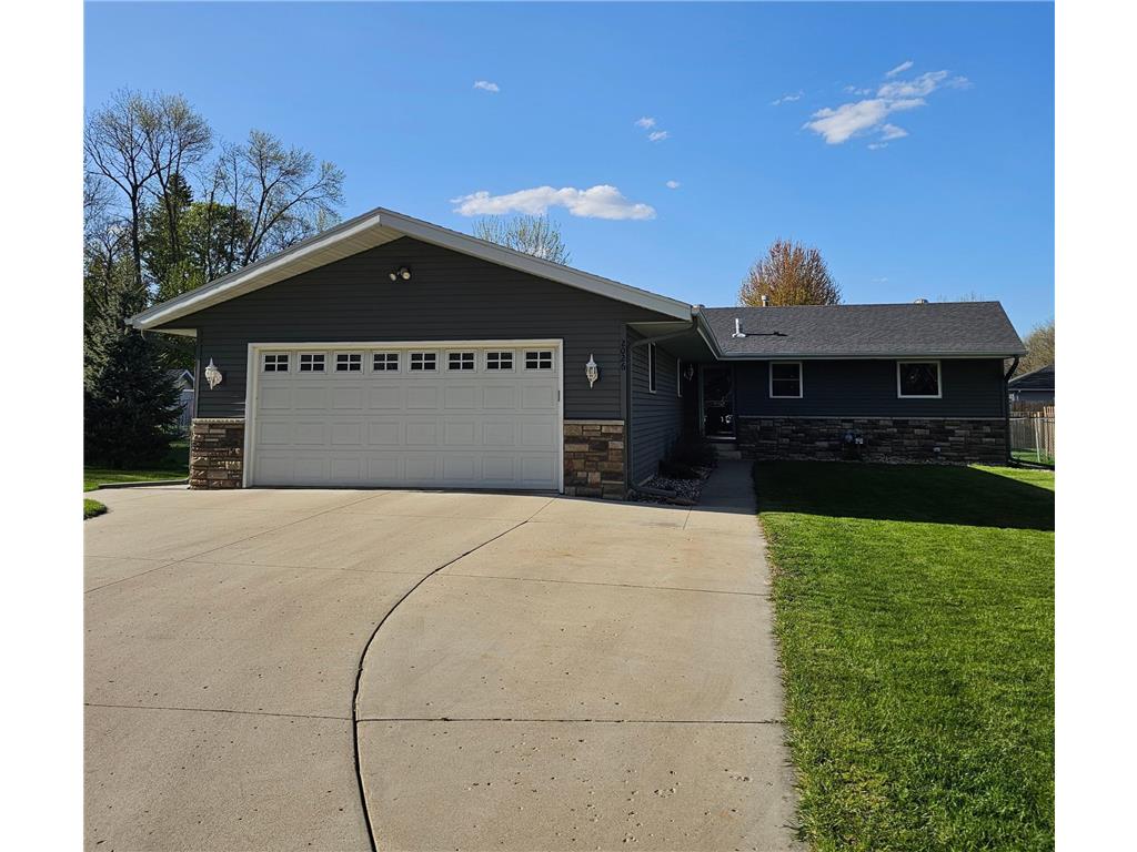 2026 5th Street SW Willmar MN 56201 7070706 image1