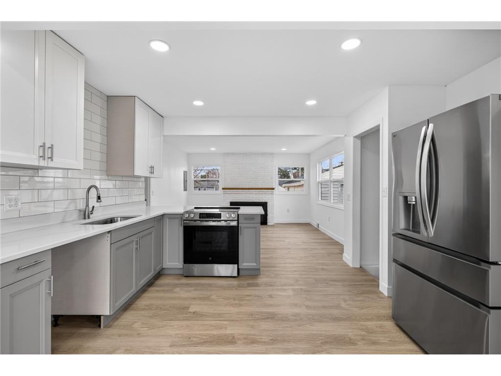 2026 Ames Avenue E Saint Paul MN 55119 7057279 image1