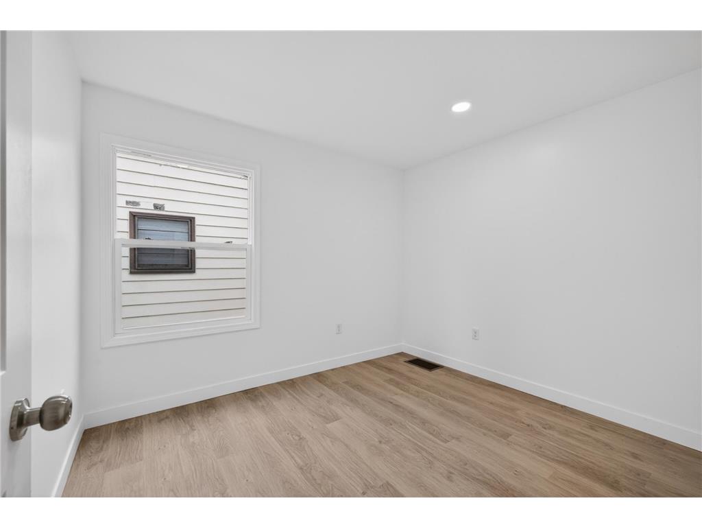 2026 Ames Avenue E Saint Paul MN 55119 7057279 image12
