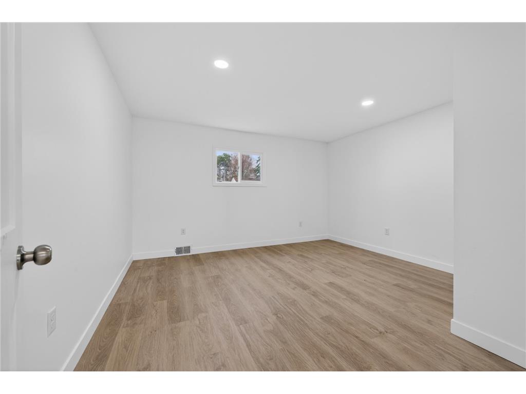 2026 Ames Avenue E Saint Paul MN 55119 7057279 image13